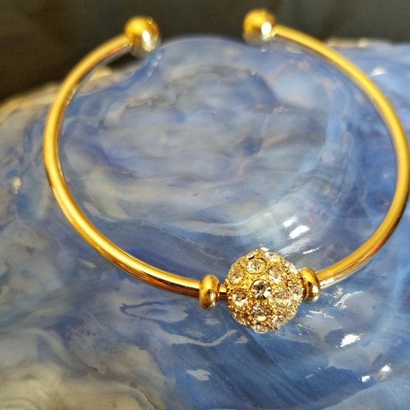 Jewelry - NWOT Fireball Bangle Bracelet